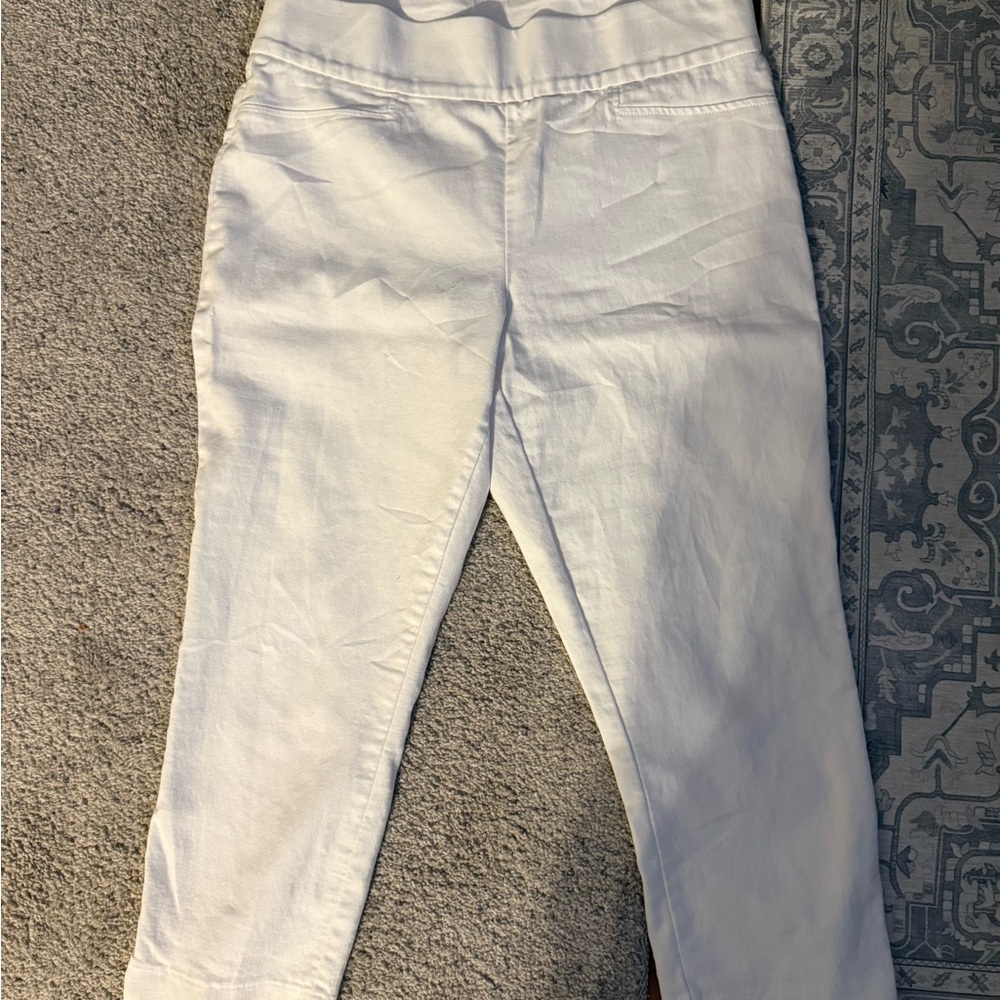 St. John's Bay Women's White Cropped Pants